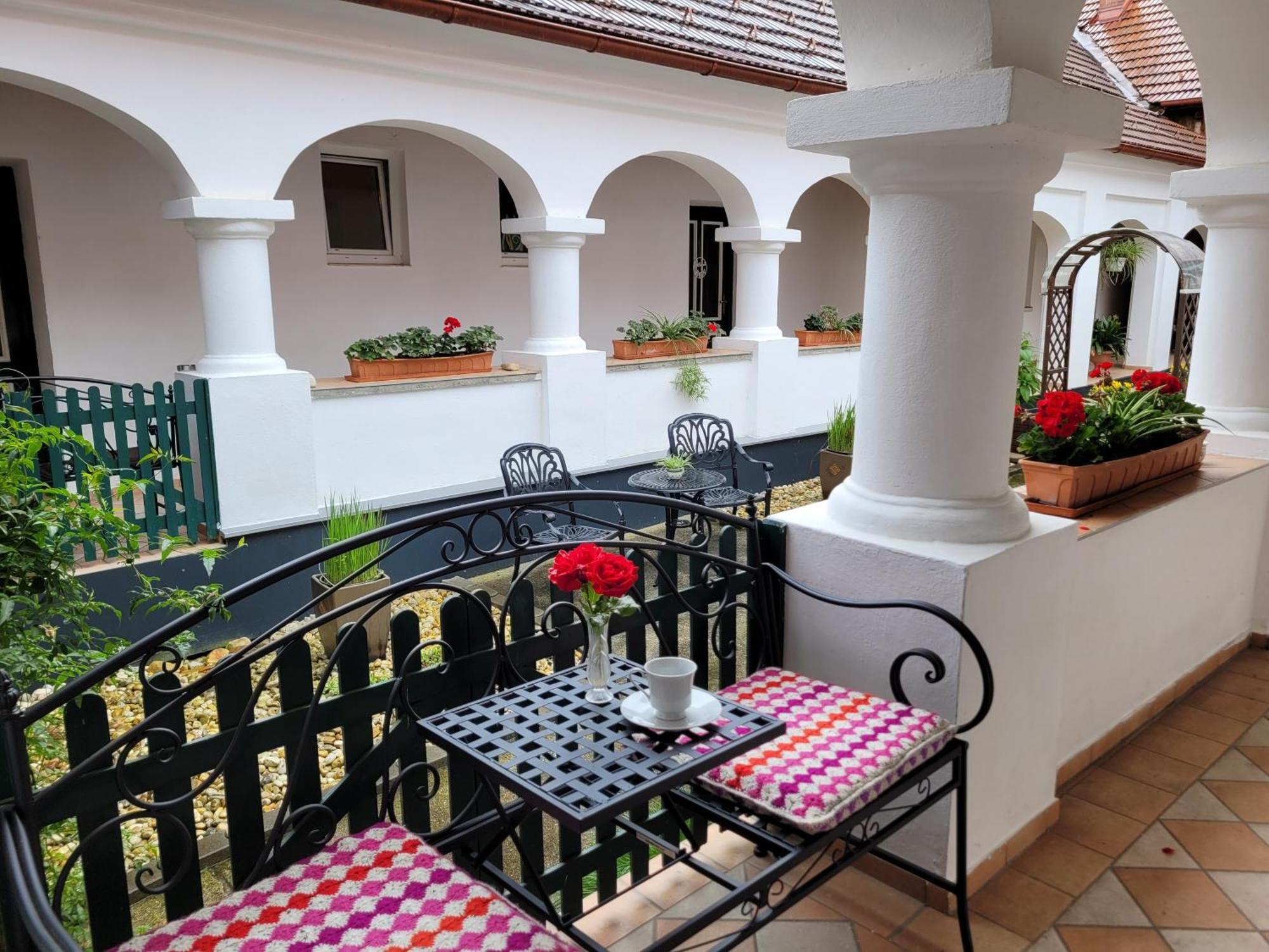 Arkadenhof Kurtz Hotel Markt Allhau Екстериор снимка